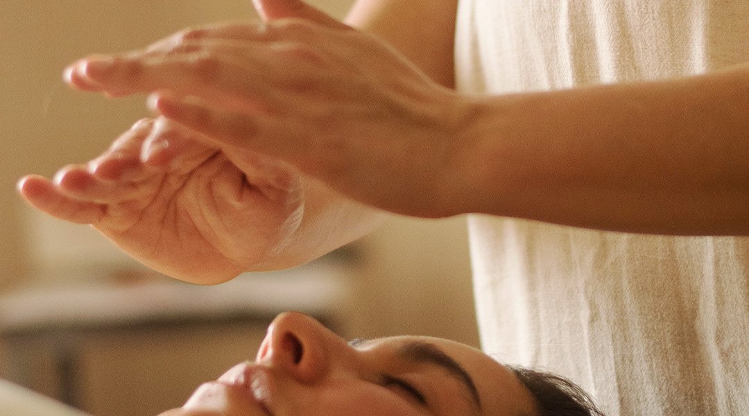 Sesión de Reiki en Ahara Spa Holístico, Piriápolis